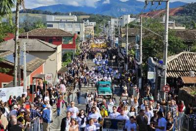 Desfile das Famílias une gerações e preserva a história de Nova Veneza