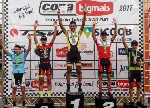 Ciclismo de Criciúma sobe ao pódio em Minas Gerais