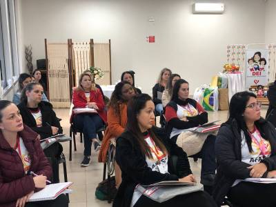 Violência contra criança é tema de capacitação de diretoras dos CEIs da Afasc
