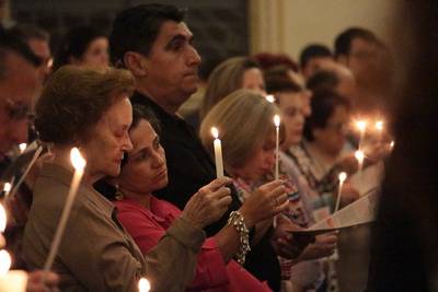 Fiéis celebram a ressurreição de Jesus na Catedral São José