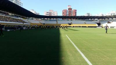 Do treino fechado, Argel projeta mudança