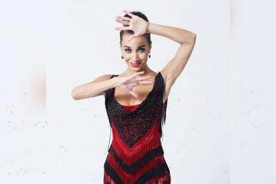 Bailarina de tango argentino contemporâneo se apresenta no Teatro Elias Angeloni