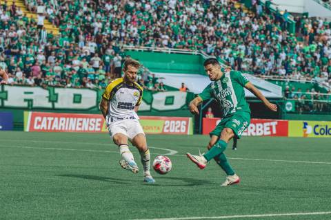 Criciúma cria chances, desperdiça oportunidades e é eliminado do Catarinense