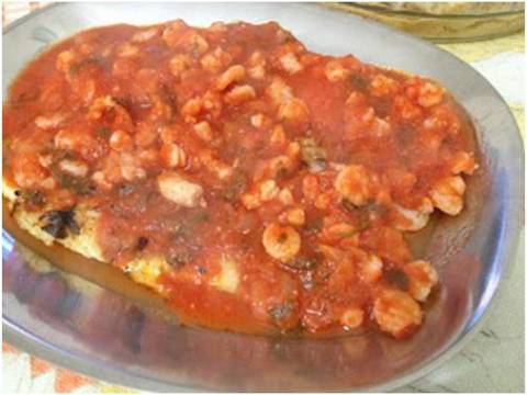 Filé de pescada ao molho de camarão