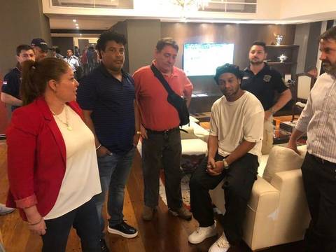 Ronaldinho e seu irmão se dizem vítimas no caso dos passaportes falsos no Paraguai