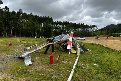 Helicóptero com cinco pessoas a bordo cai em Penha