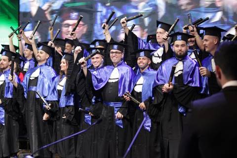 Celebração e emoção marcam noite de formatura da UniSatc