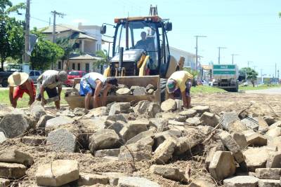 Inicia nova etapa de trabalho na Avenida Leoberto Leal, no Rincão