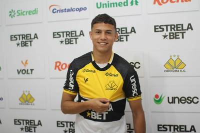 Meia uruguaio projeta rápida adaptação ao futebol brasileiro e se diz pronto para estrear pelo Tigre