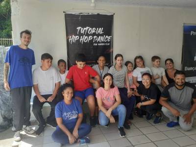 Tutorial Hip Hop Dance: oficinas culturais para crianças e adolescentes da Vila Zuleima, em Criciúma