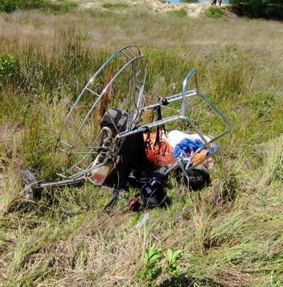 Morre homem que caiu de paramotor na Praia da Janaína, em Balneário Gaivota