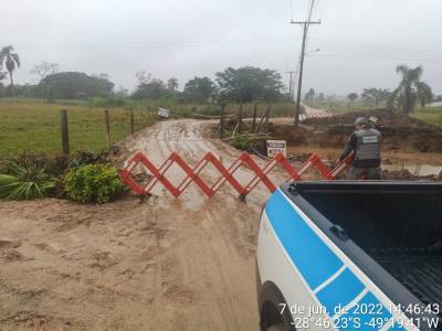 Desvio de ponte na rodovia Mário Ghedin foi interditado nesta tarde