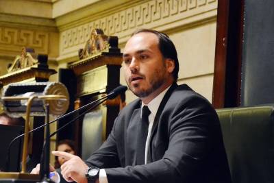 Salvaro sobre Carlos Bolsonaro no Senado por Santa Catarina: 'Ter dois cariocas por SC não é um bom negócio'