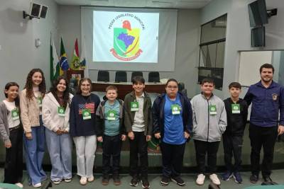 Vereadores mirins de Morro da Fumaça participam de capacitação política em Forquilhinha