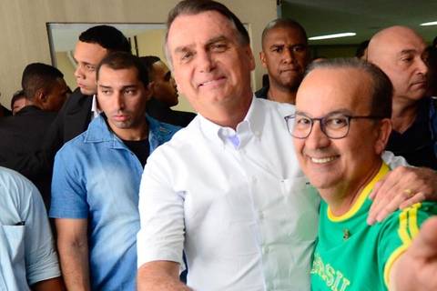 TRE confirma que apenas Jorginho Mello pode usar imagem de Bolsonaro em SC
