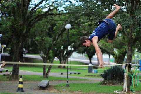 Slackline de Forquilhinha realiza torneio interno