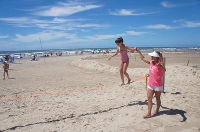 Slackline: o esporte que virou mania do Verão