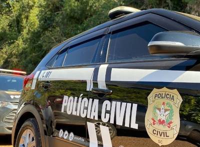 Tio é preso após ser flagrado dormindo com sobrinha de 11 anos que usava apenas calcinha