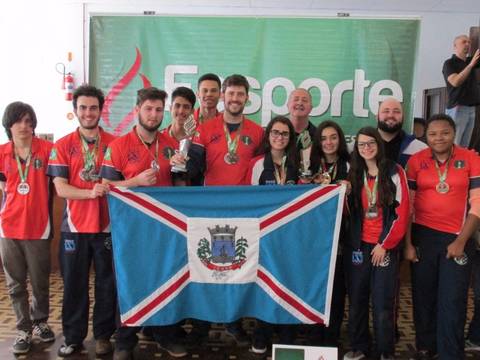 Xadrez de Içara comemora desempenho em Caçador