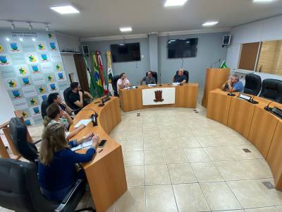 Comissão que investiga prefeito de Urussanga realiza primeira reunião no Legislativo
