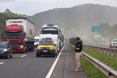 Fim de semana fechou com 103 feridos e nove mortes nas rodovias federais catarinenses 