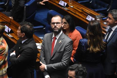 Senador Jorge Seif oficializa pedido de informações sobre suspensão da pesca da tainha