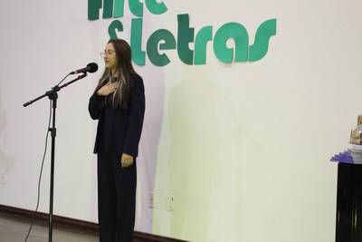 Arte e Letras reúne jovens talentos da poesia 