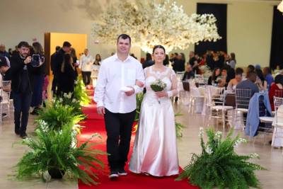Casamento Comunitário realiza o sonho de 40 casais e celebra histórias de amor em Criciúma