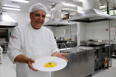 Clésio de Oliveira conclui segunda graduação em Gastronomia, aos 63 anos