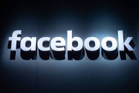Facebook remove 7 milhões de publicações espalhando informações falsas sobre o coronavírus