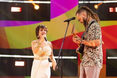Criciumense Tainá Dilu e marido garantem vaga na semifinal do The Voice Portugal