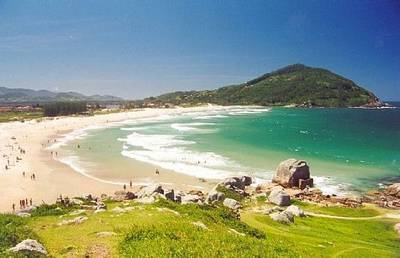 Surfista gaúcho morre afogado na Praia da Ferrugem