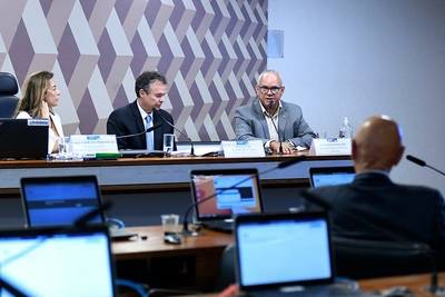  Autoridades pedem revisão das reduções nas cotas da tainha em SC