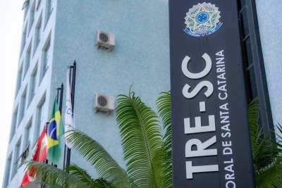 TRE-SC estima crescimento do eleitorado e revisa locais de votação