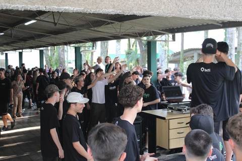 Comemoração do Dia do Técnico é marcada por música e diversão no Colégio Satc