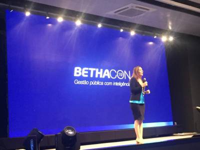Martha Gabriel encerra primeiro dia de Bethacon falando sobre transformação digital