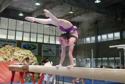 Ela vive a ginástica desde a infância