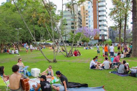 Espaço público é usado para a divulgação de cultura alternativa