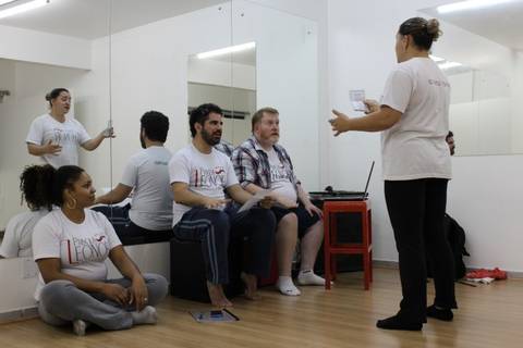 Dos palcos da Broadway para Criciúma