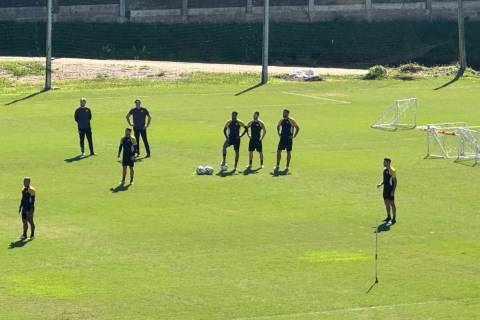 Dupla volta a trabalhar no gramado com o elenco do Criciúma