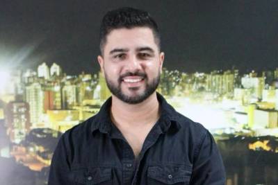 Em carreira solo, cantor Breno planeja novo momento e pretende gravar DVD