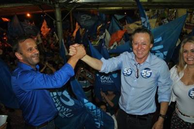 Zanolli e Cechinel cumprem reúnem eleitores na rua Vitória