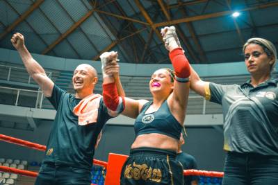 Atleta de Forquilhinha conquista o título de bi-campeã brasileira de Muay Thai