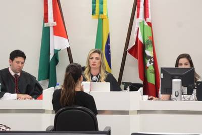 Dentista é condenada a sete anos de prisão em regime semiaberto
