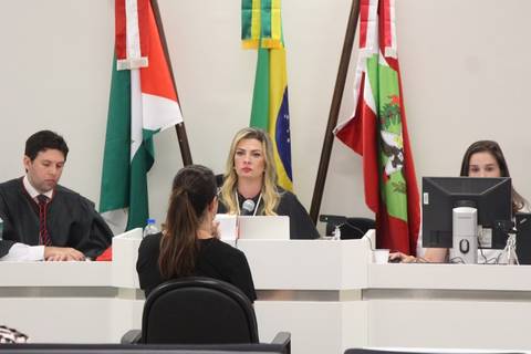 Dentista é condenada a sete anos de prisão em regime semiaberto