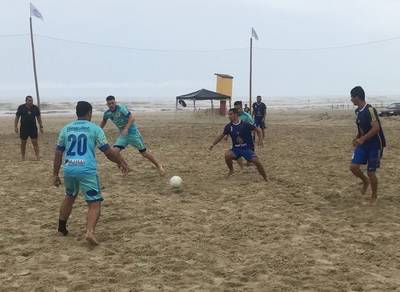 Seis partidas abriram o Praiano da Caçamba