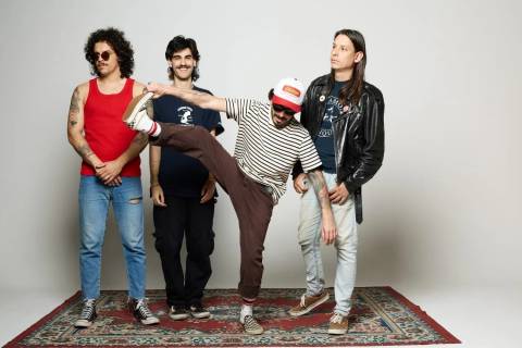 DadKrents: banda de Araranguá revive nostalgia do punk rock da década de 1970
