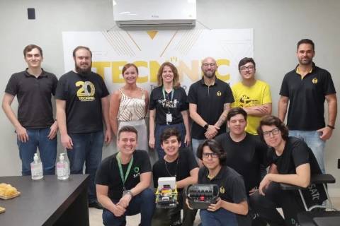 Equipe de Robótica da Satc participa de visita técnica na empresa Tecnnic