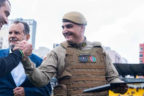 Policial militar é homenageado por 200 jogos à frente da segurança no Heriberto Hülse
