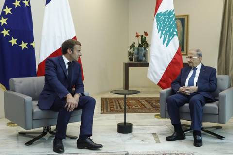 Presidente francês chega a Beirute